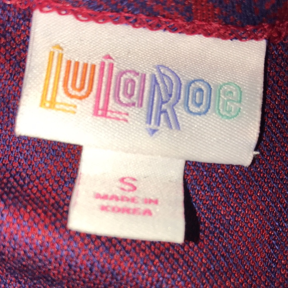 LuLaRoe woman’s shirt top NWT IRMA Small short slv